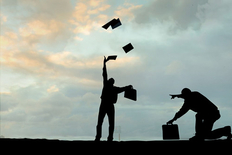 辞职主动退群还是等移出？辞职后主动退群好不好？