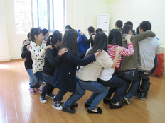 适合室内玩活跃气氛的团队游戏有那些