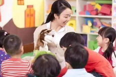 幼师的基本工资是多少?幼师的就业前景及待遇水平浅析