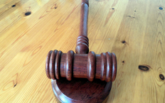 员工劳动仲裁需要请律师吗和注意事项？需要准备什么材料