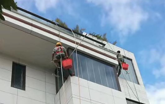 外墙瓷砖清洗多少钱一平米（外墙清洗的收费标准汇总）