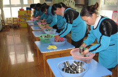 在幼儿园做保育员一个月工资多少 保育员寒暑假有工资吗